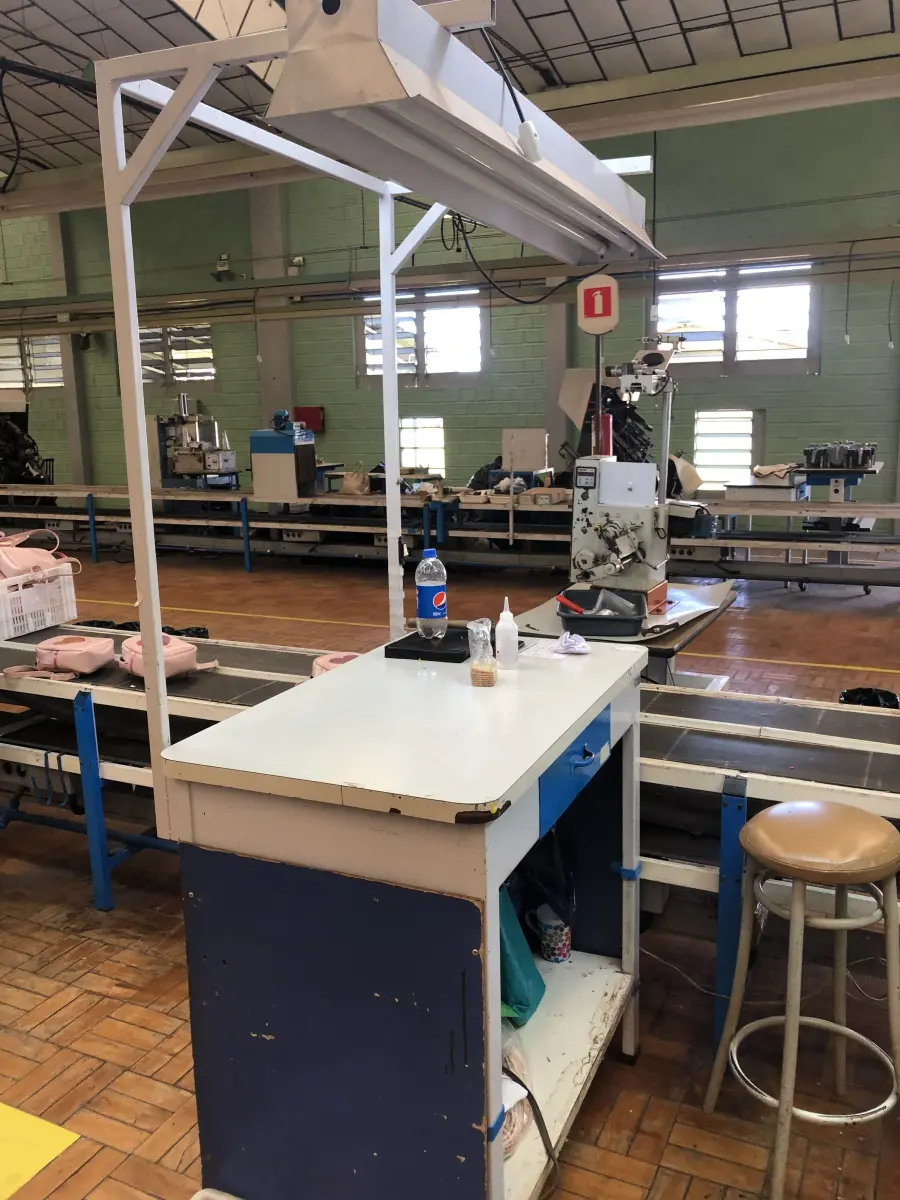 LOTE 235 - Bancada de inspeção 