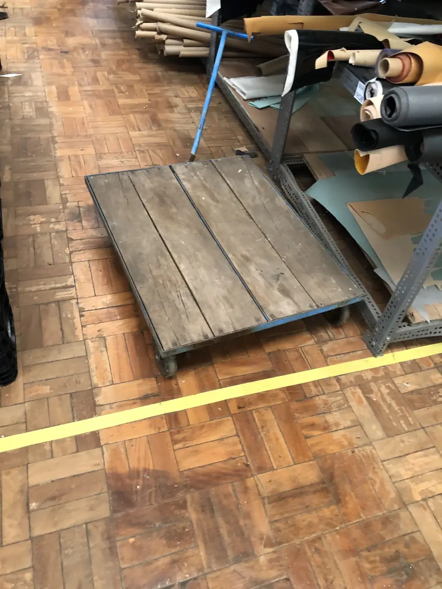 LOTE 344 - 4 carrinhos 