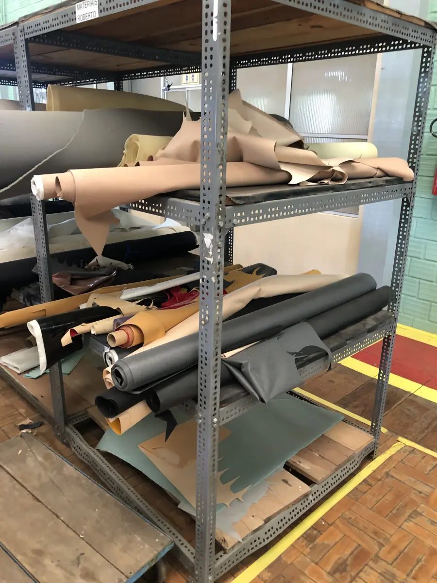 LOTE 346 - 3 prateleiras de metal 