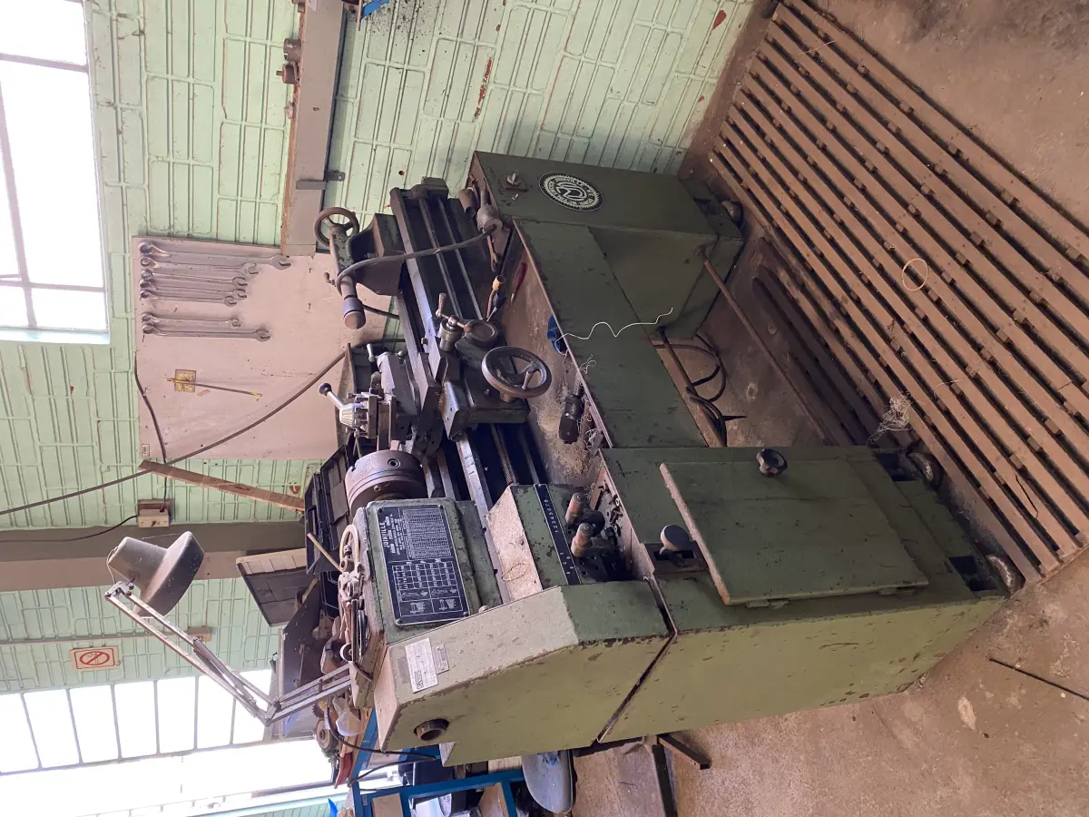 LOTE 467 - Trono mecânico 