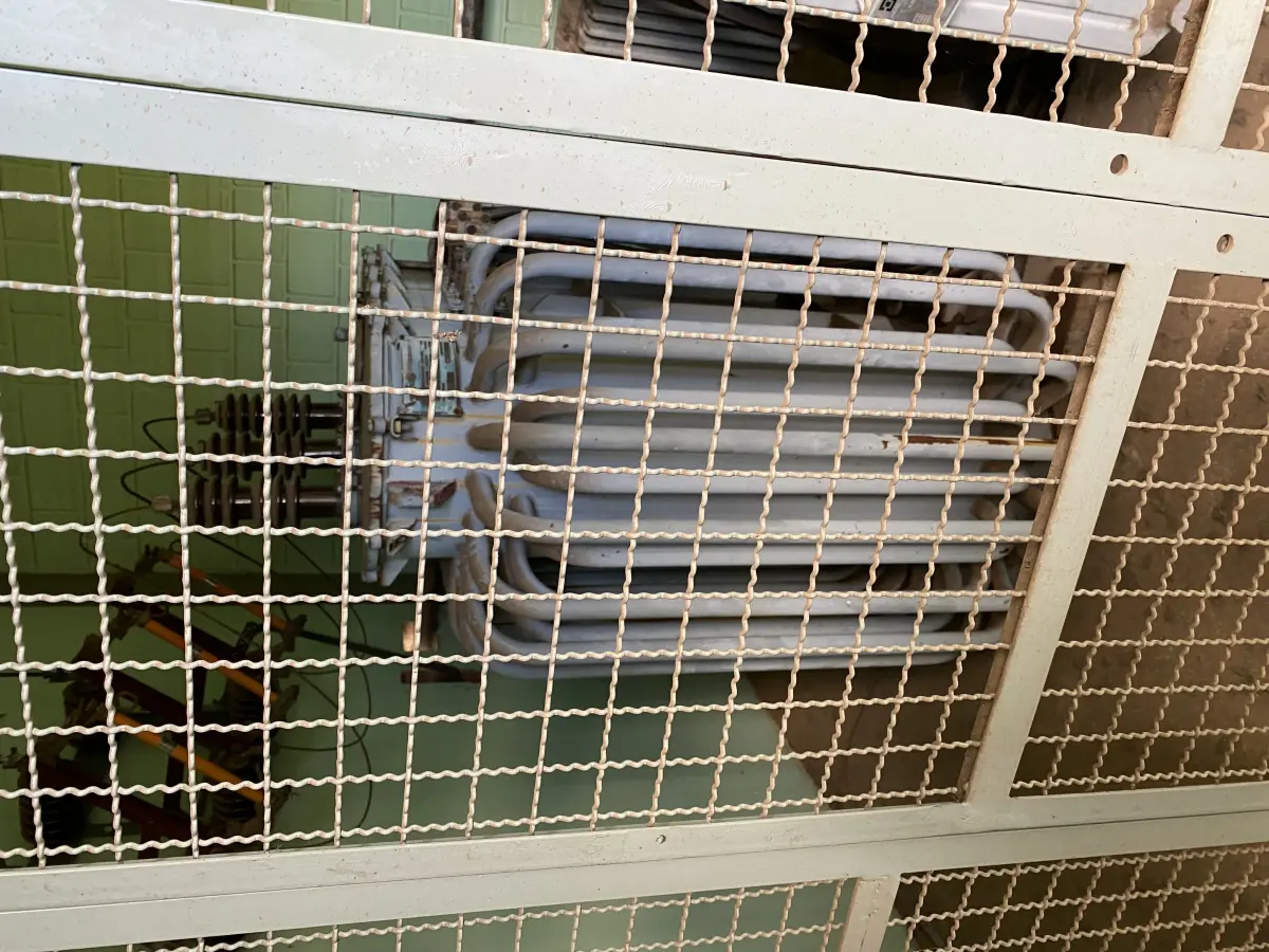 LOTE 434 - Transformador elétrico