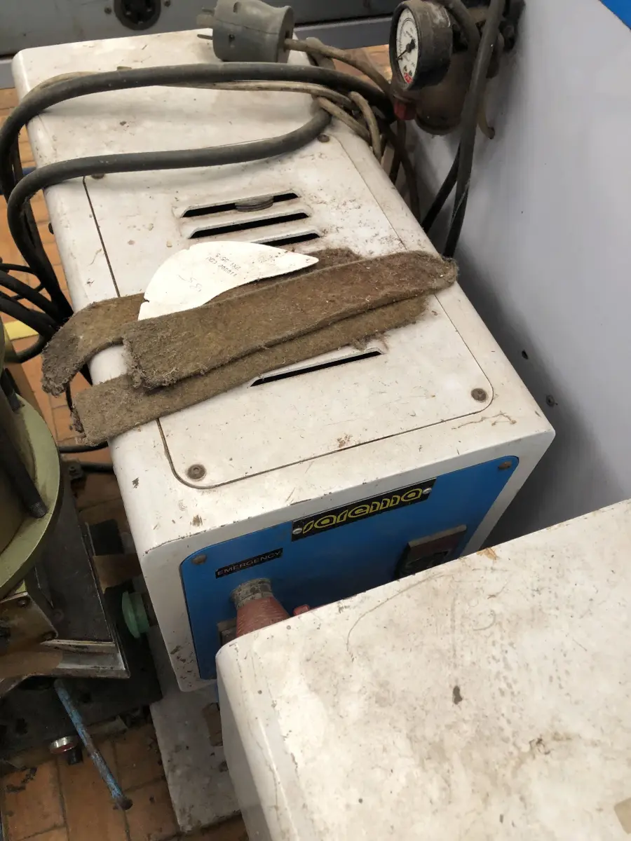 LOTE 373 - 2 prensas