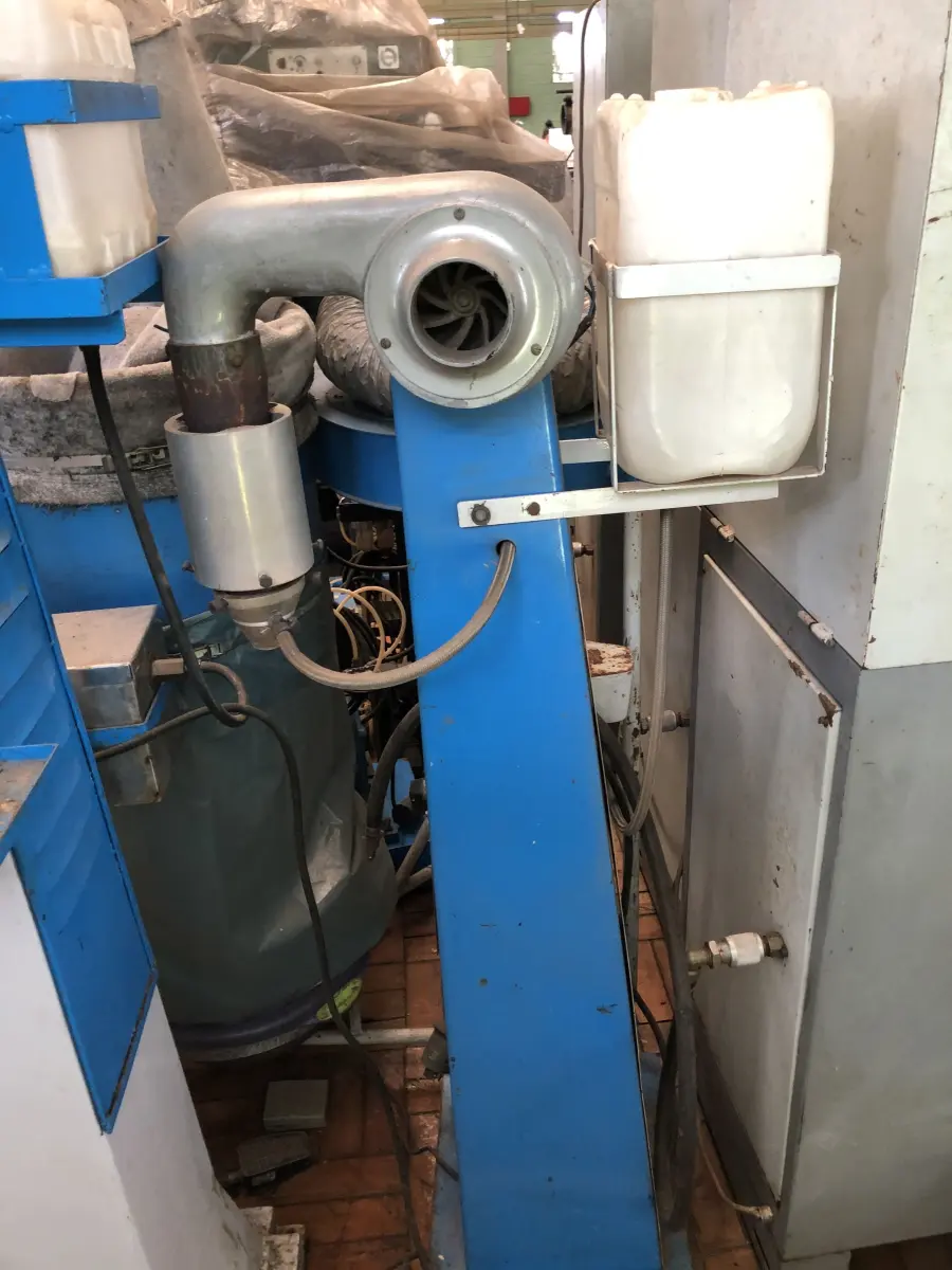 LOTE 410 - 2 canhões tira rugas 