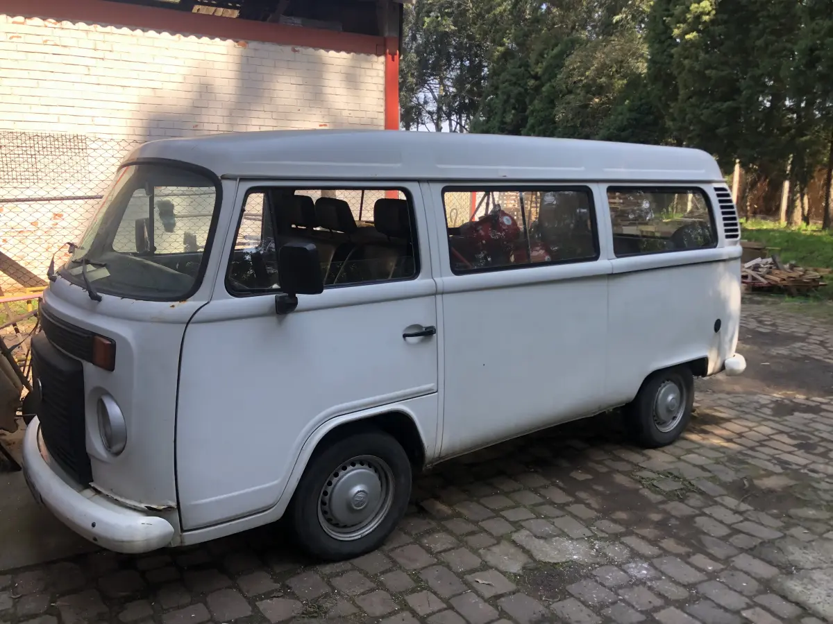 LOTE 002 - VW Kombi Placas INK 1532 06/07