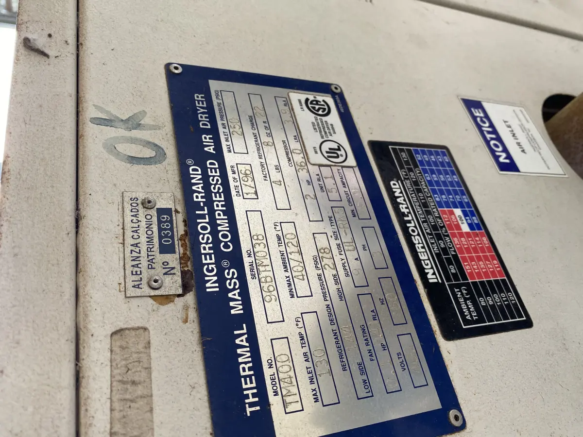 LOTE 429 - Compressor de ar parafuso Ingersoll Rand 