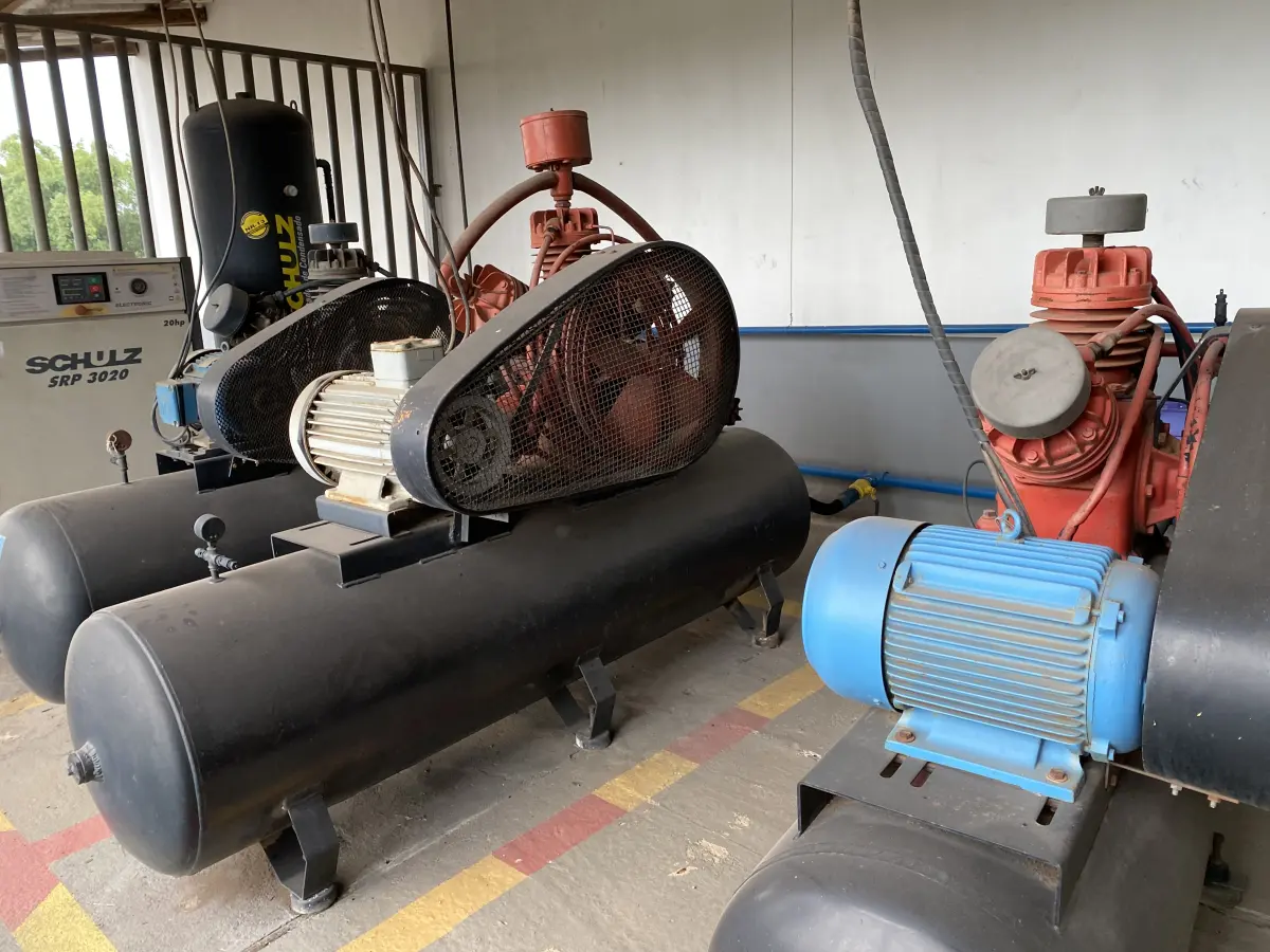 LOTE 069 - compressor de ar Schultz 60 pés