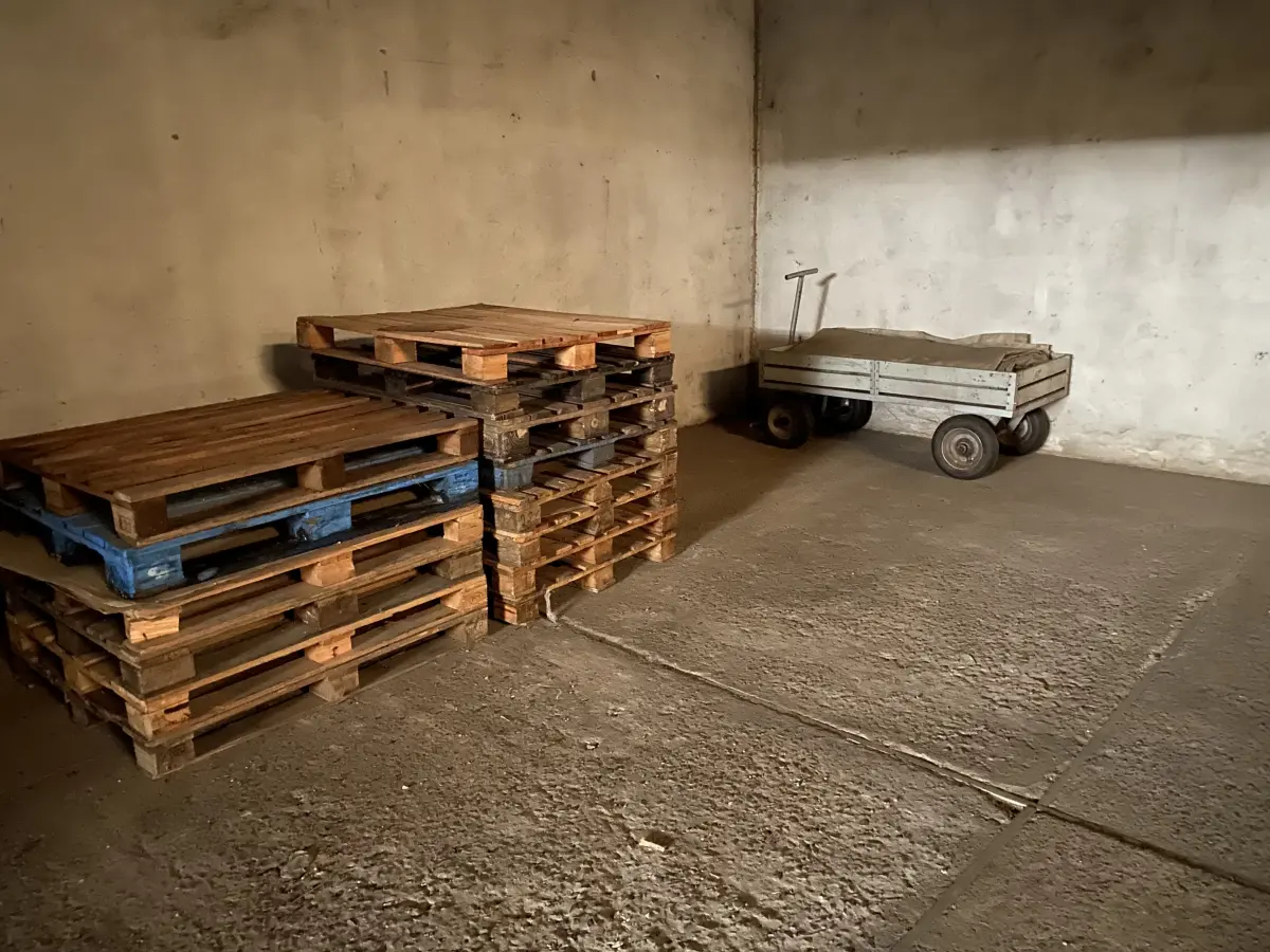 LOTE 038 - carrinho 4 rodas