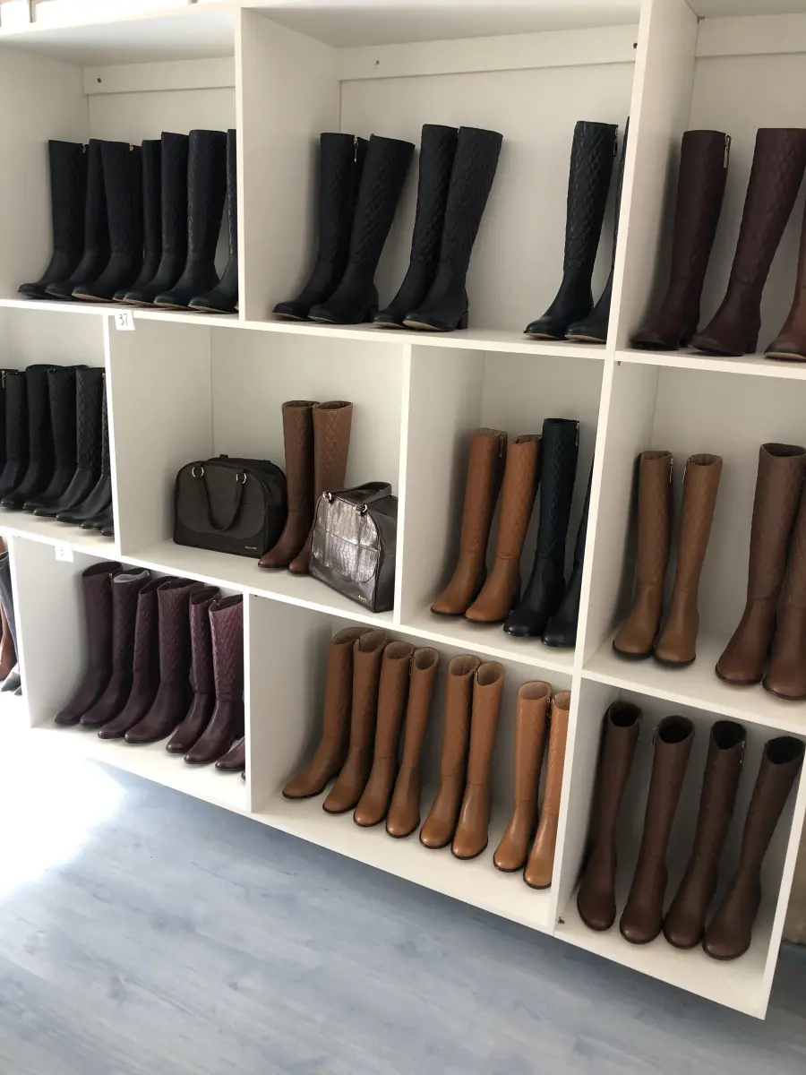 LOTE 420 - Prateleira