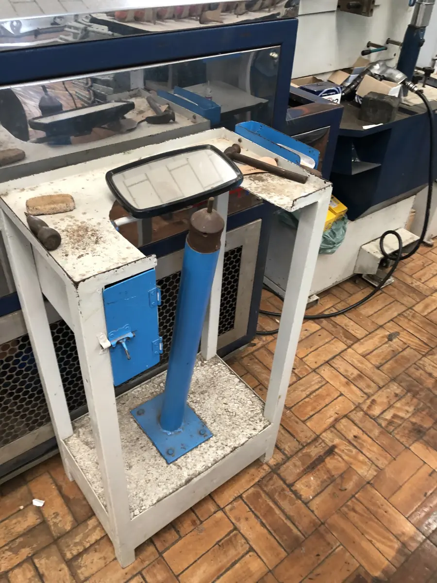 LOTE 273 - torninho com espelho 