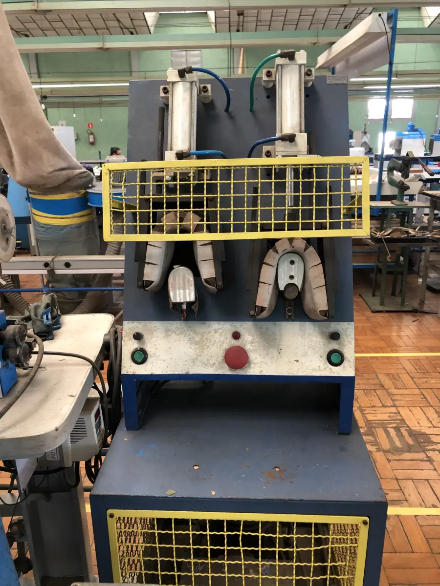 LOTE 402 - Prensa 2 postos