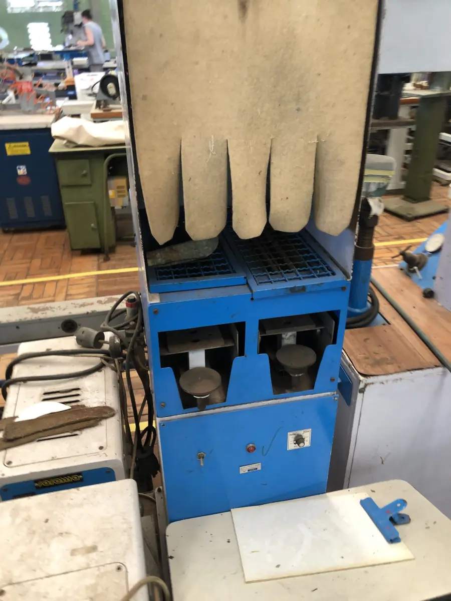 LOTE 374 - Prensa fria dupla