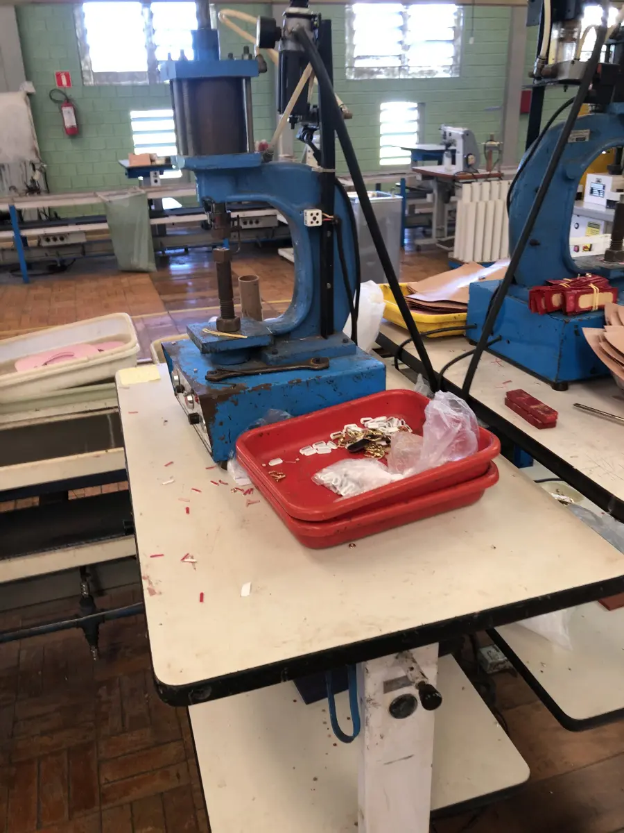 LOTE 244 - 3 prensas 