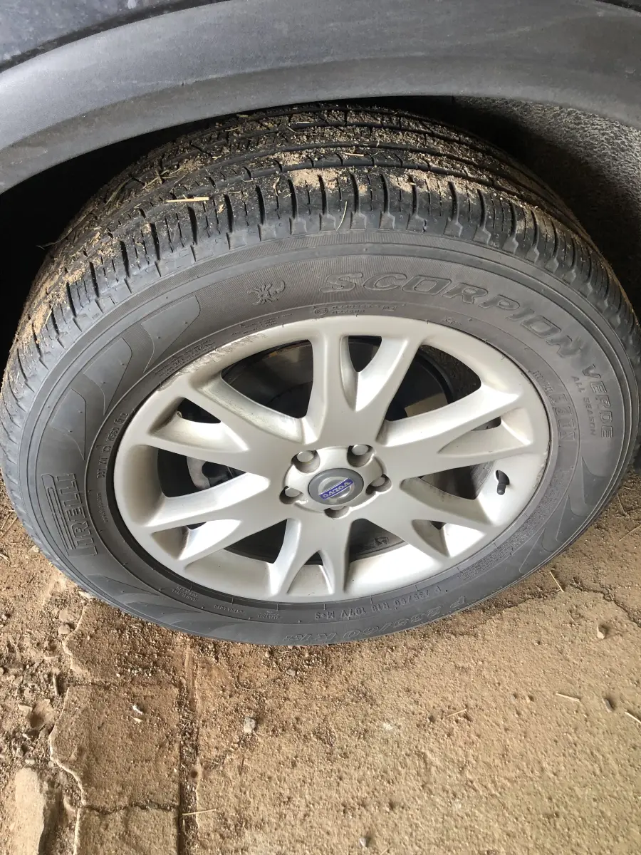 LOTE 003 - Volvo XC90 V8 AWD placa DOS7772 06/07