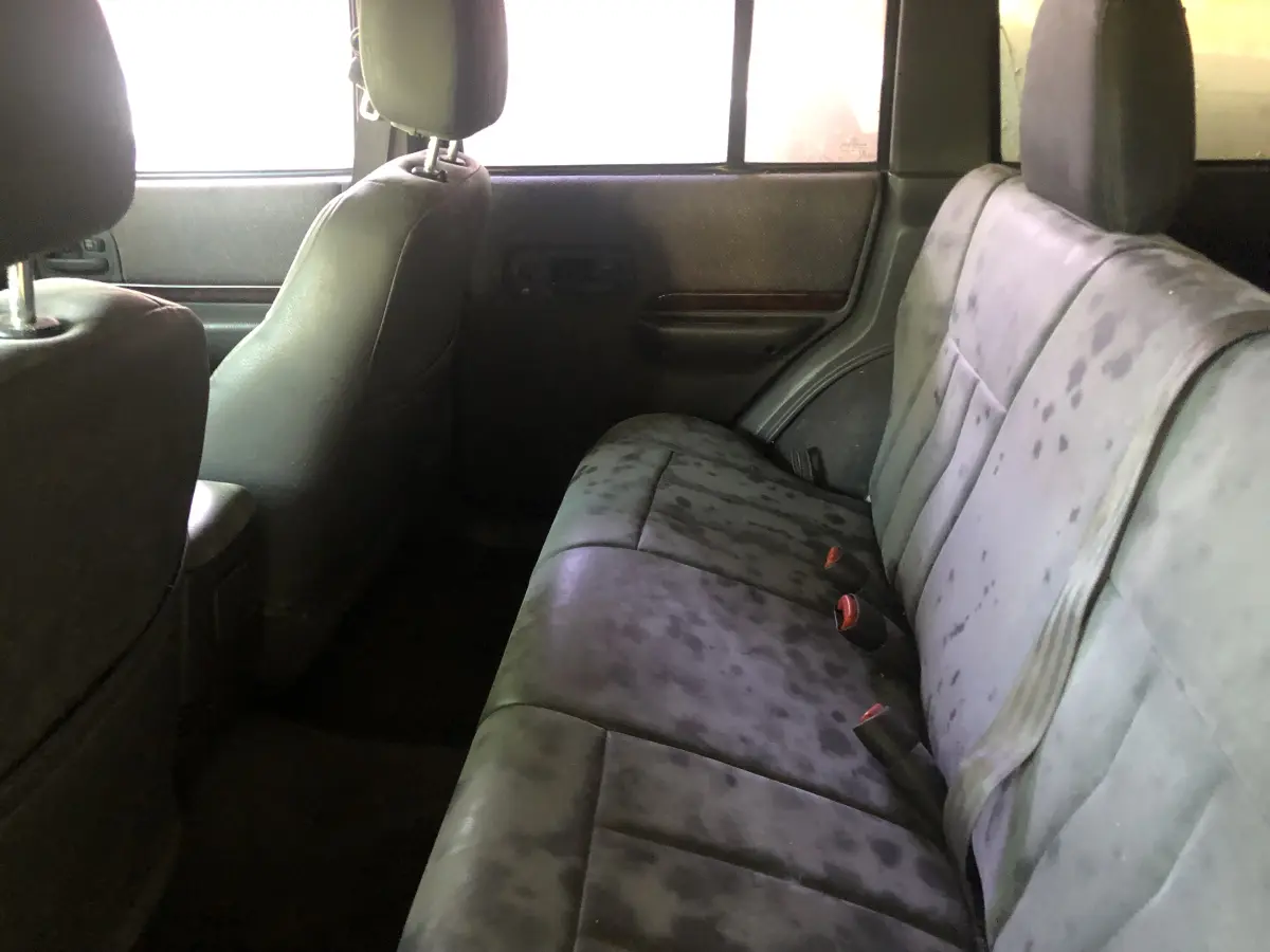 LOTE 007 - Jeep Cherokee Sport c/GNV (verificar documento) pl.DDO0868 2000/2000