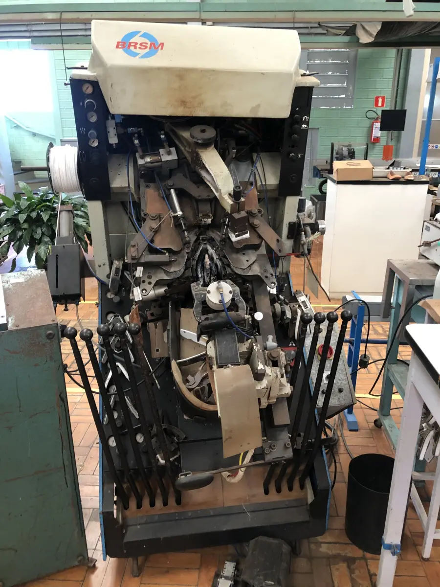 LOTE 291 - Máquina de montar bico BRSM