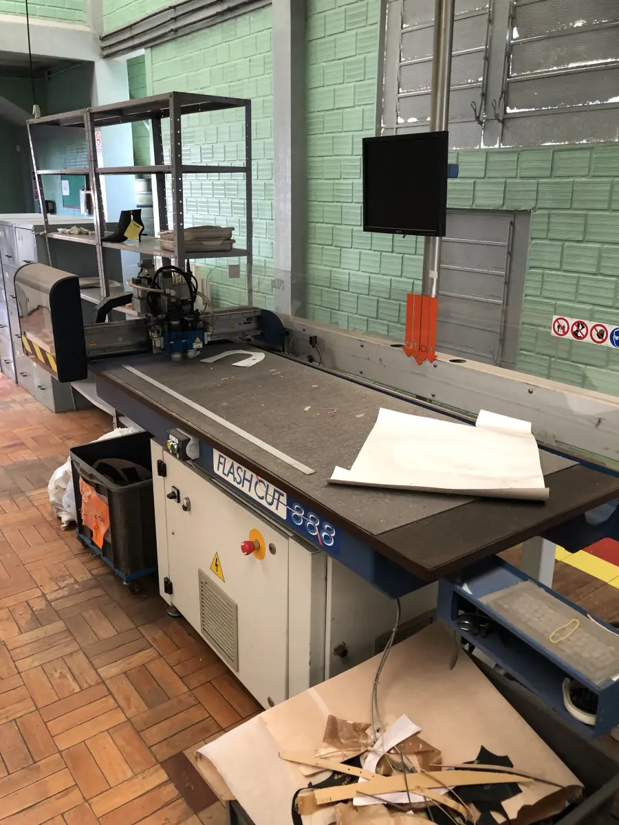 LOTE 418 - Máquina de corte a laser Flash cut 888