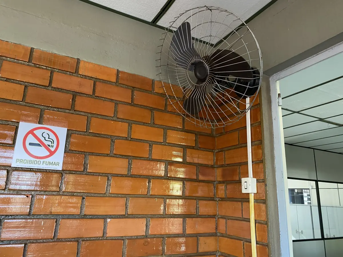 LOTE 497 - ventilador de parede 