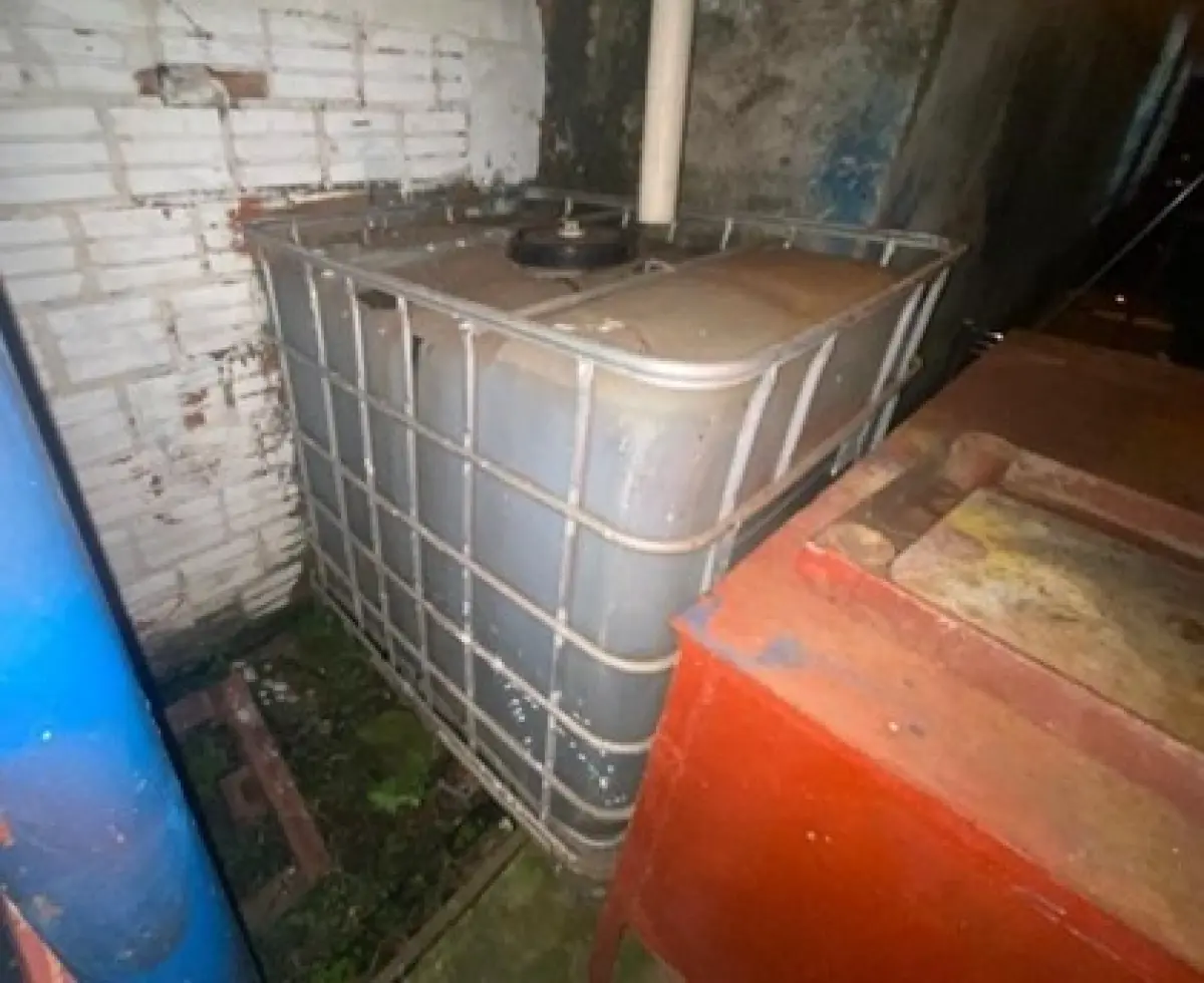 LOTE 053 - Container de 1100l