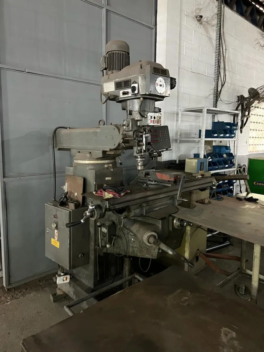 LOTE 109 - torno furadeira radial com mesa