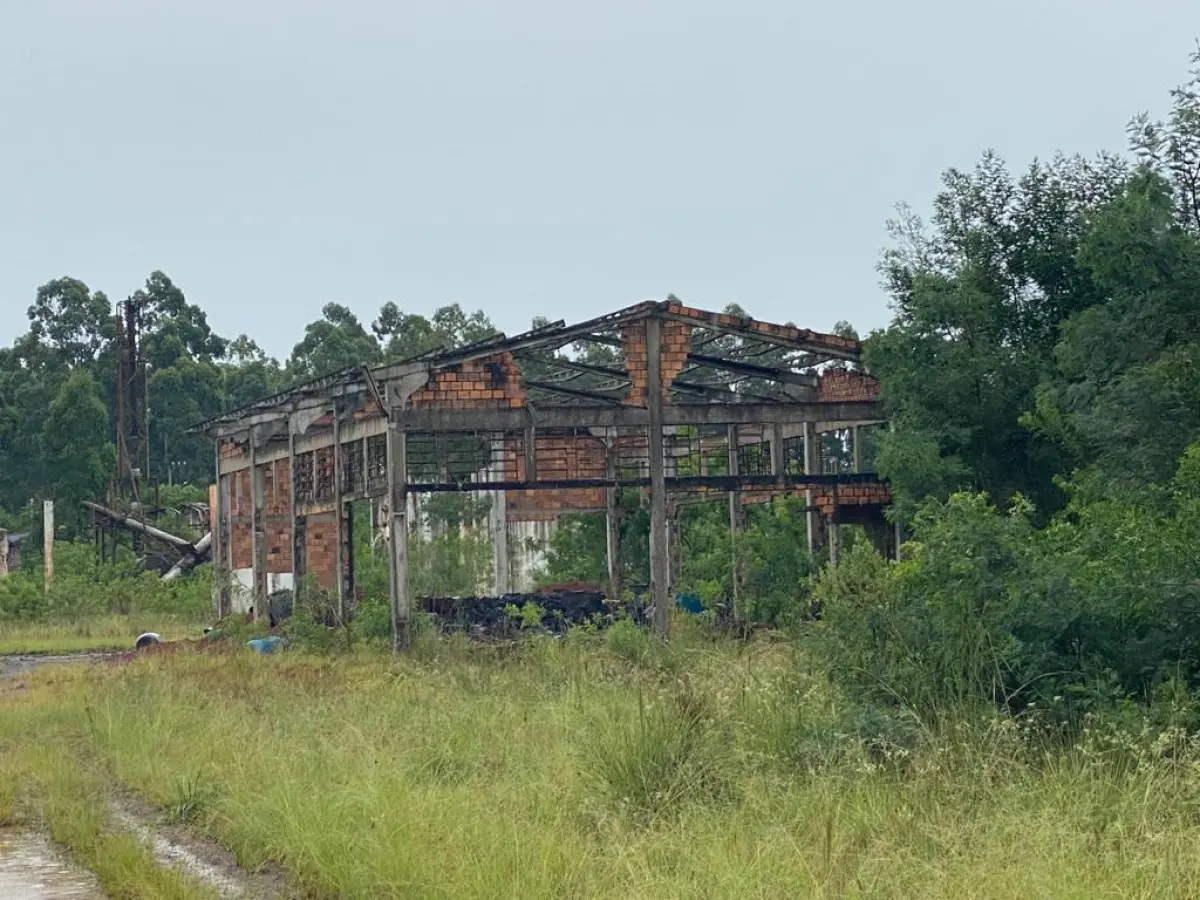 LOTE 000 - IMÓVEL GRANDE C. ÁREA 46.000M2 – 2 FRENTES PARA ESTRADAS ASFALTADAS NA ZONA INDUSTRIAL DE TRIUNFO