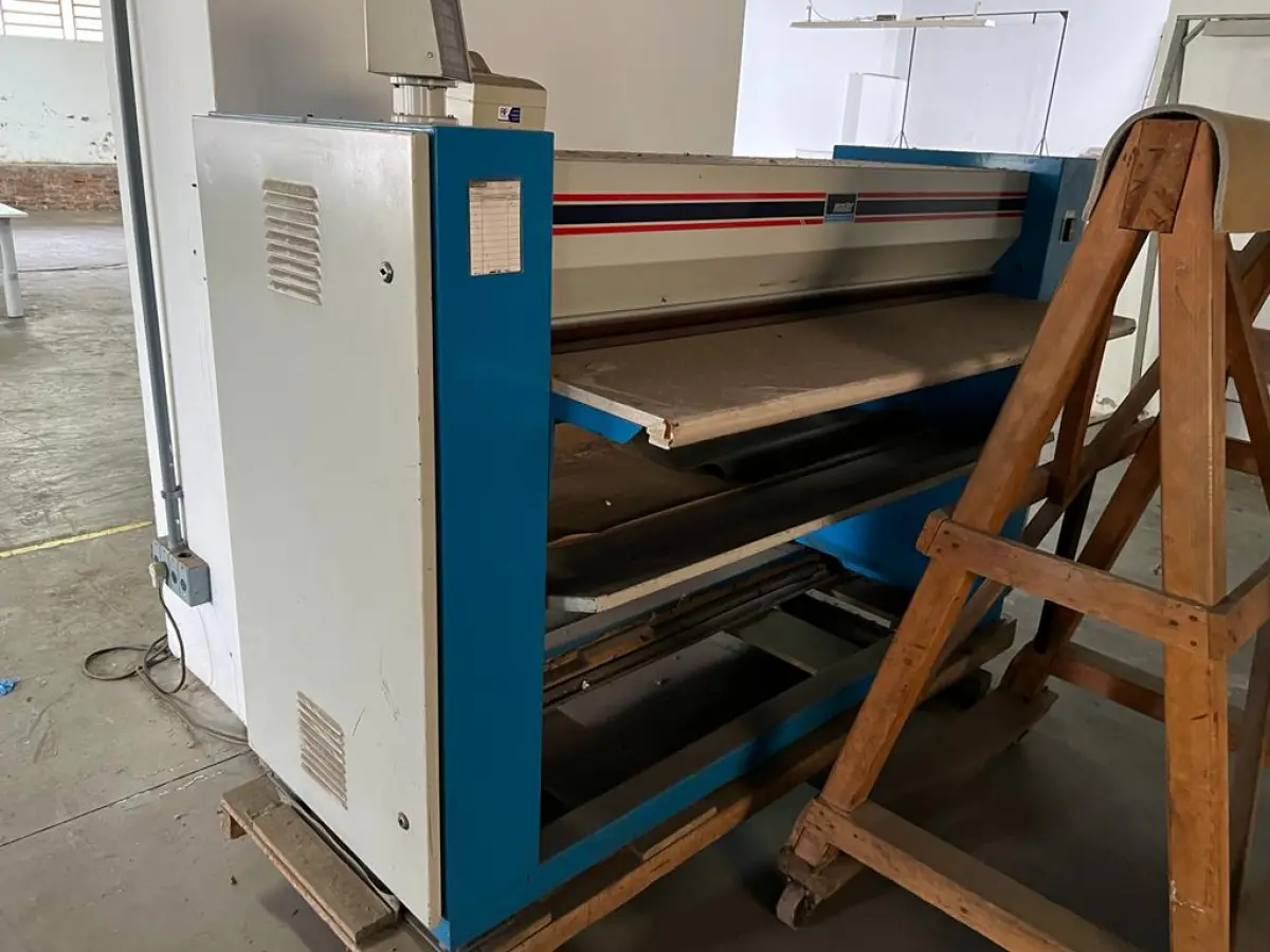 LOTE 015 - maquina de medir couros Master MMC 30