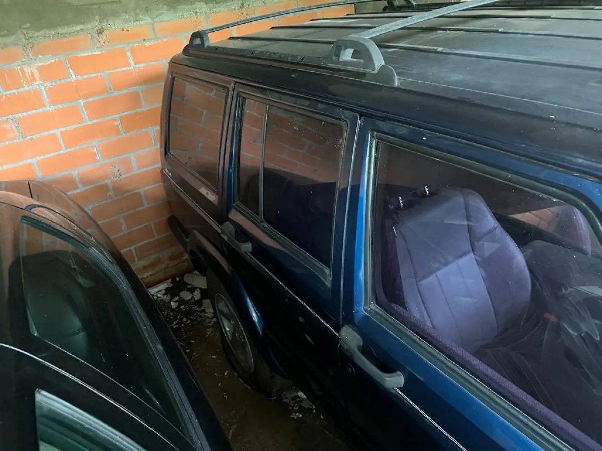 LOTE 007 - Jeep Cherokee Sport c/GNV (verificar documento) pl.DDO0868 2000/2000