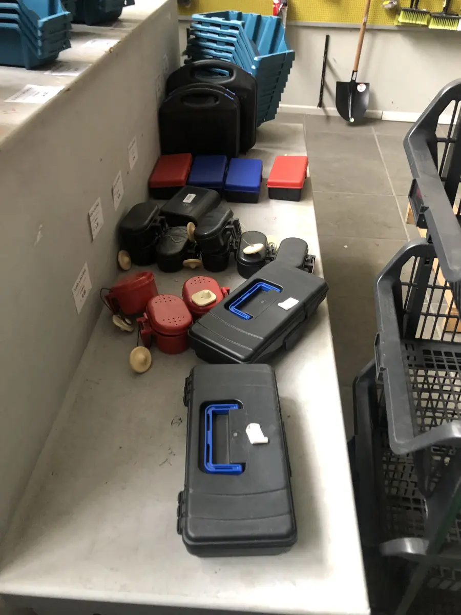 LOTE 013 - lote com  parafusos longos com rosca sem fim diversos tamanhos