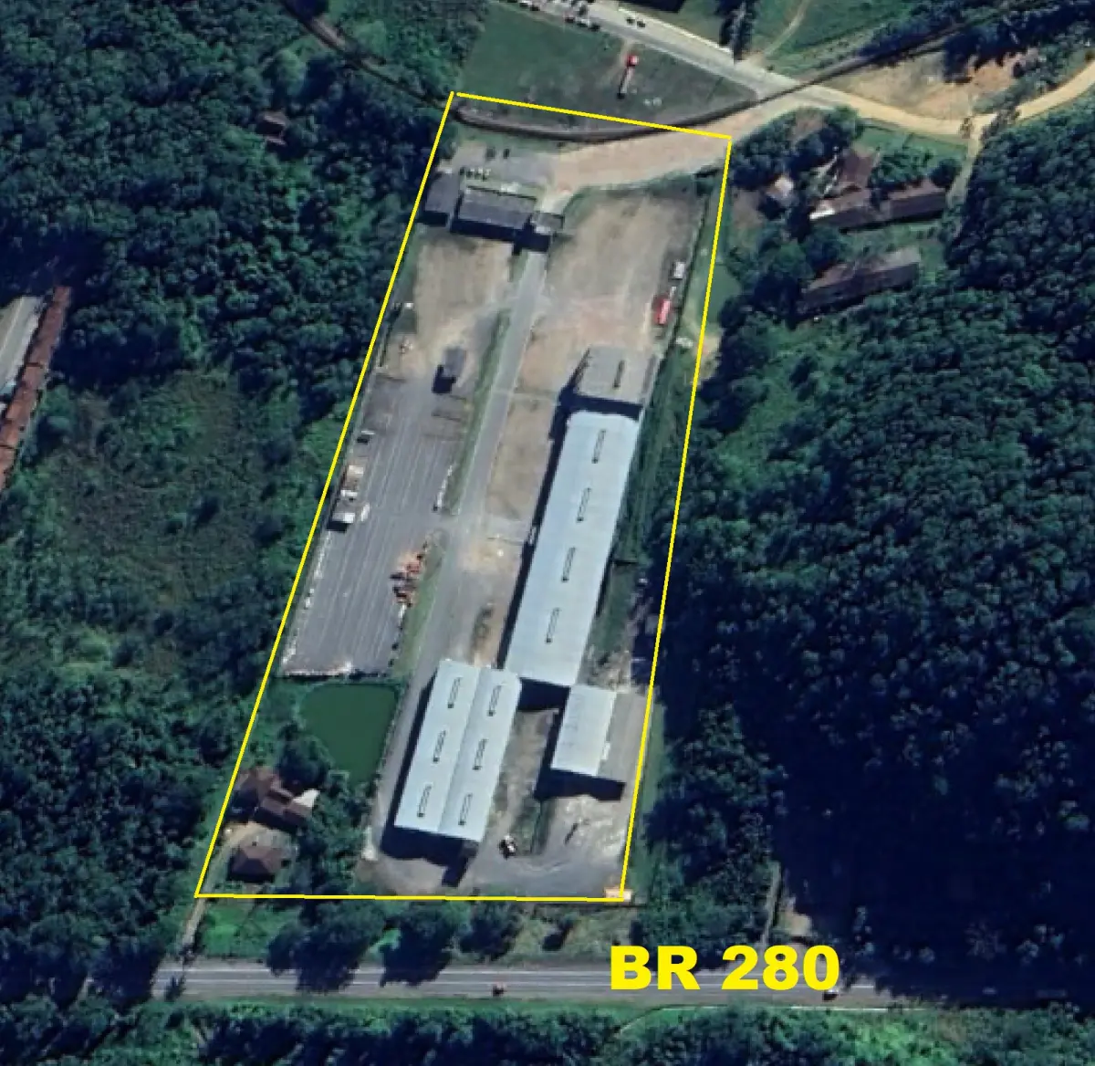 LOTE 001 - GRANDE PAVILHAO EM TERRENO DE 39.000M2 FRENTE PARA BR 280 EM JARAGUA DO SUL SC