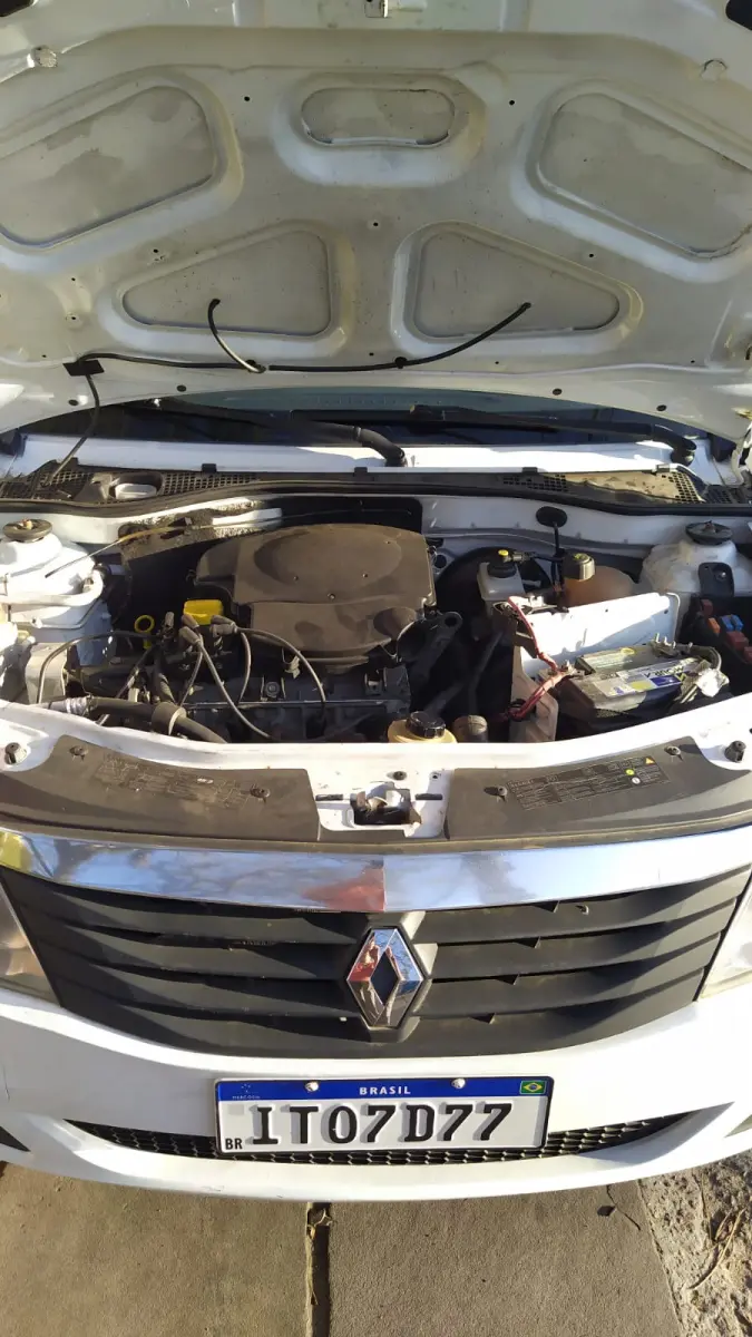 LOTE 001 - RENAULT Logan 2013  Expression  1.6 completo