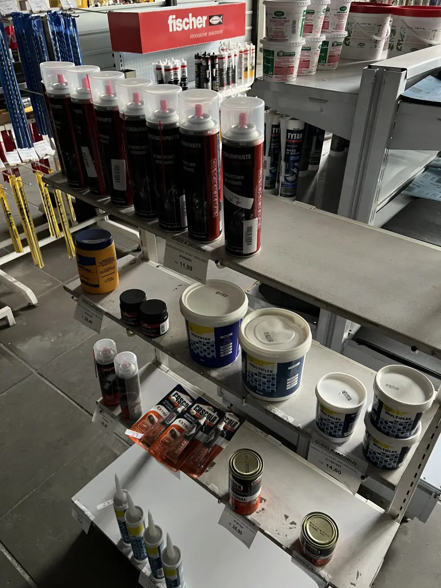 LOTE 027 - Lote de desingripante, graxa, adesivo, silicone 