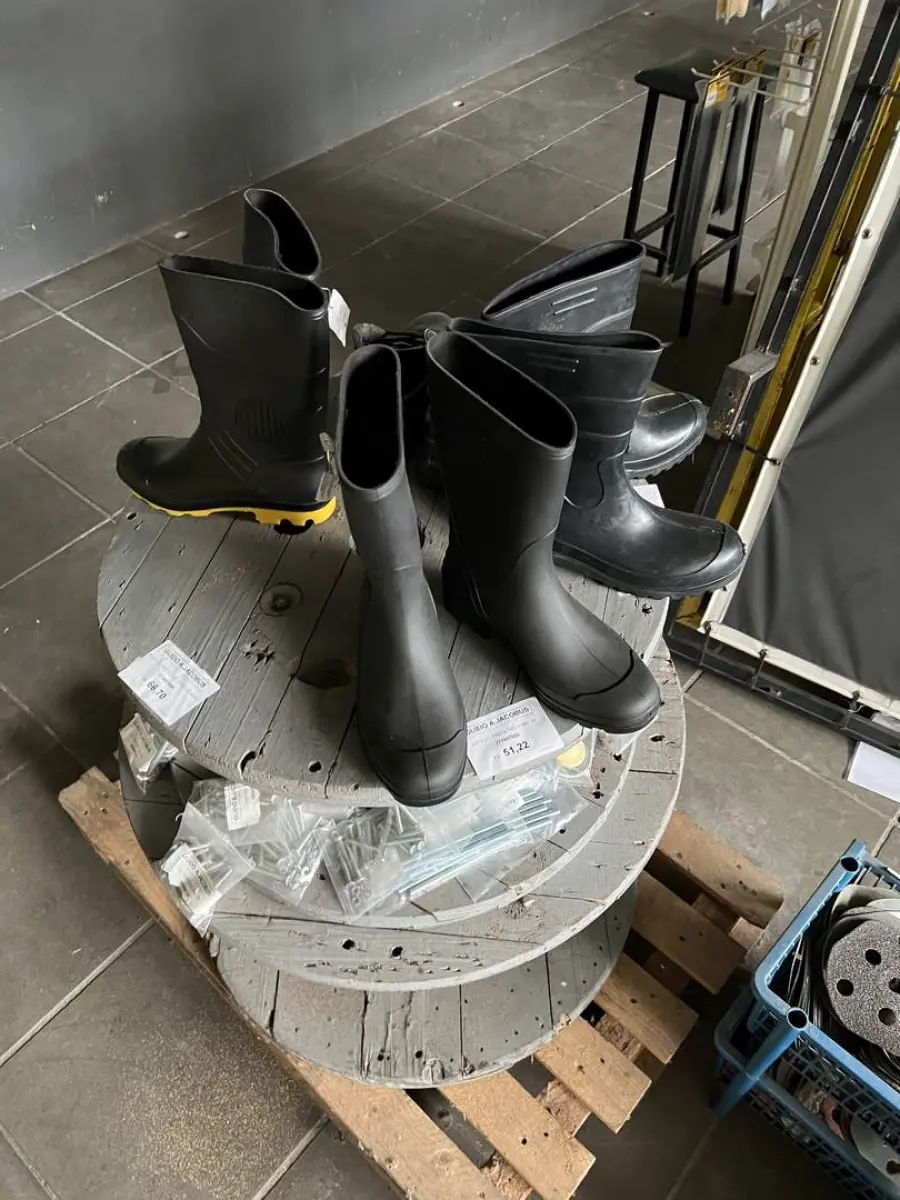 LOTE 001 - LOTE ENGLOBADO DOS LOTES 01 A 81 E 83 OBS: ESSE LOTE POSSUI A PREFERENCIA SOBRE OS INDIVUDUAIS