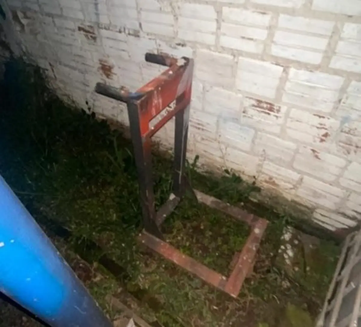 LOTE 054 - Estrutura de prensa hidráulica