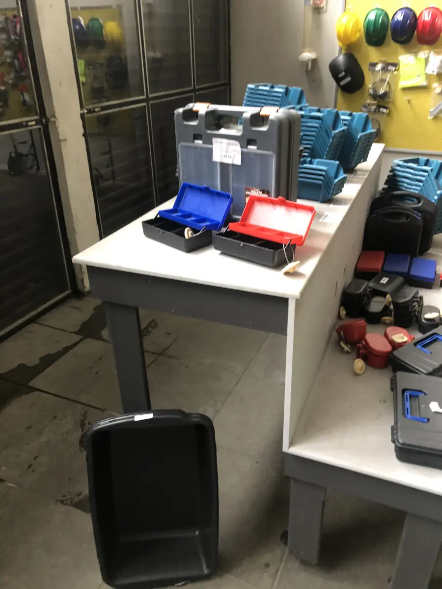 LOTE 013 - lote com  parafusos longos com rosca sem fim diversos tamanhos