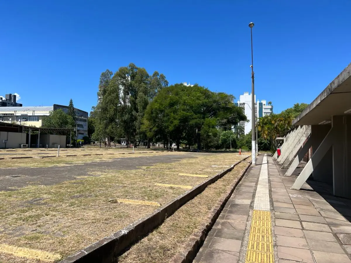 LOTE 001 - GRANDE IMÓVEL COM 46.624,57M2  PODENDO USAR 31.863,57m² NA RUA CEL JOAQUIM PEDRO SALGADO 80, PORTO ALEGRE (ver área aproveitavel)l)