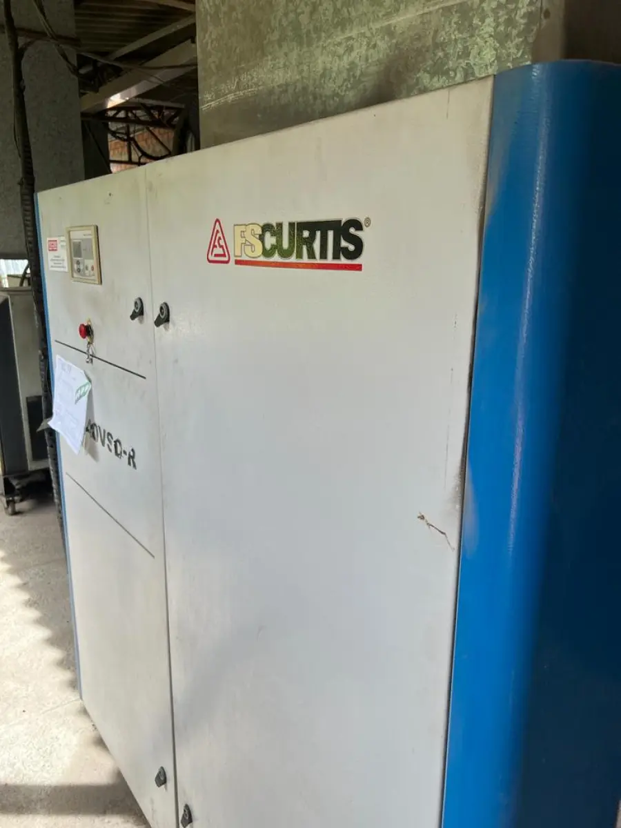 LOTE 118 - compressor FS Curtis em desuso