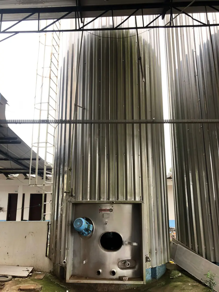 LOTE 000 - SILOS DE INOX – CALDEIRAS – TANQUES 100MIL L – BALANÇA RODOVIÁRIA – RESERVATÓRIO DE ÁGUA – UNO MILLE 95/96