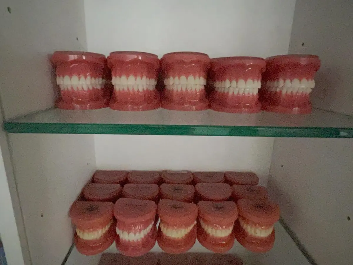 LOTE 000 - PRODUTOS ODONTOLÓGICOS