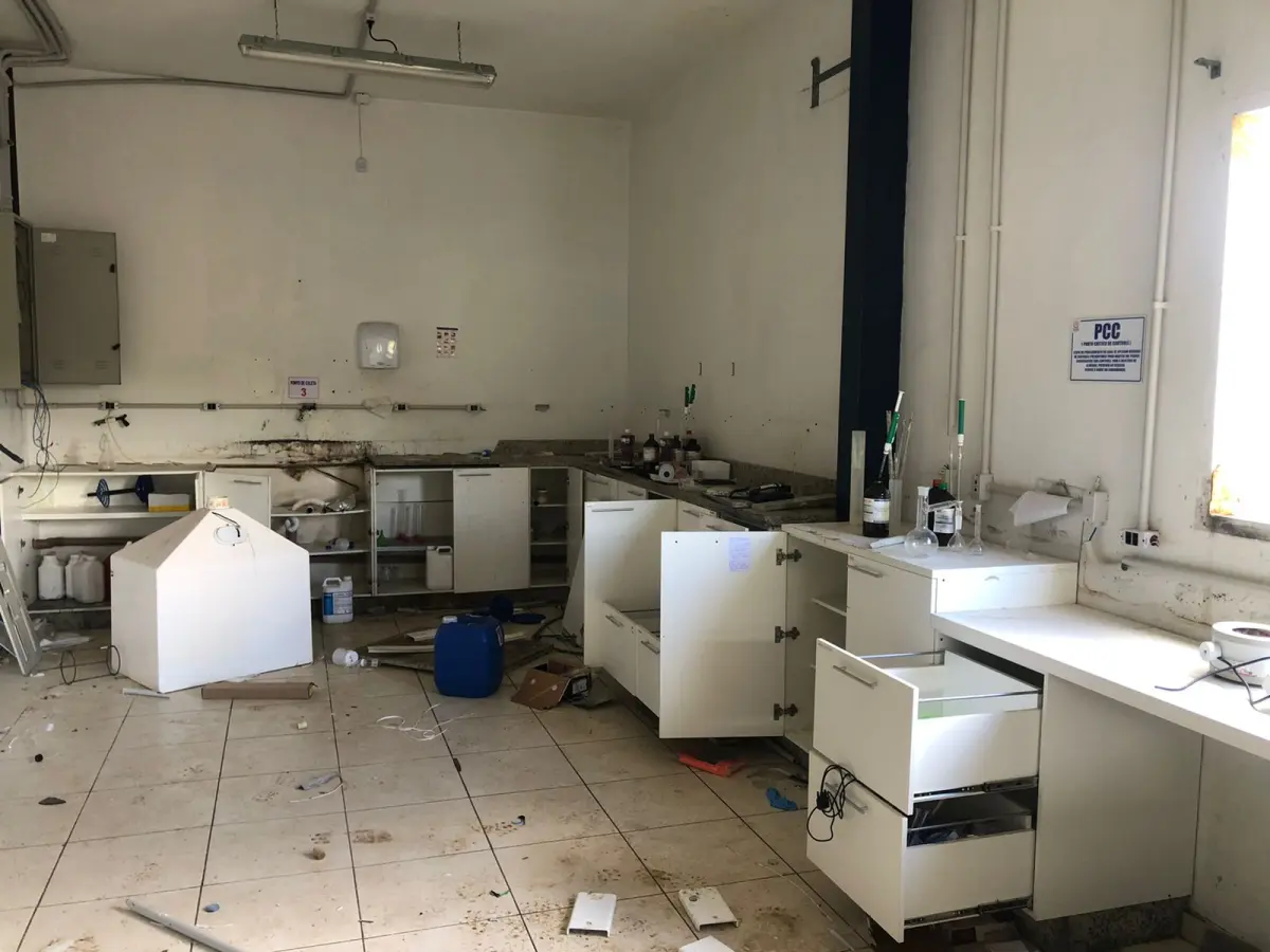 LOTE 000 - SILOS DE INOX – CALDEIRAS – TANQUES 100MIL L – BALANÇA RODOVIÁRIA – RESERVATÓRIO DE ÁGUA – UNO MILLE 95/96