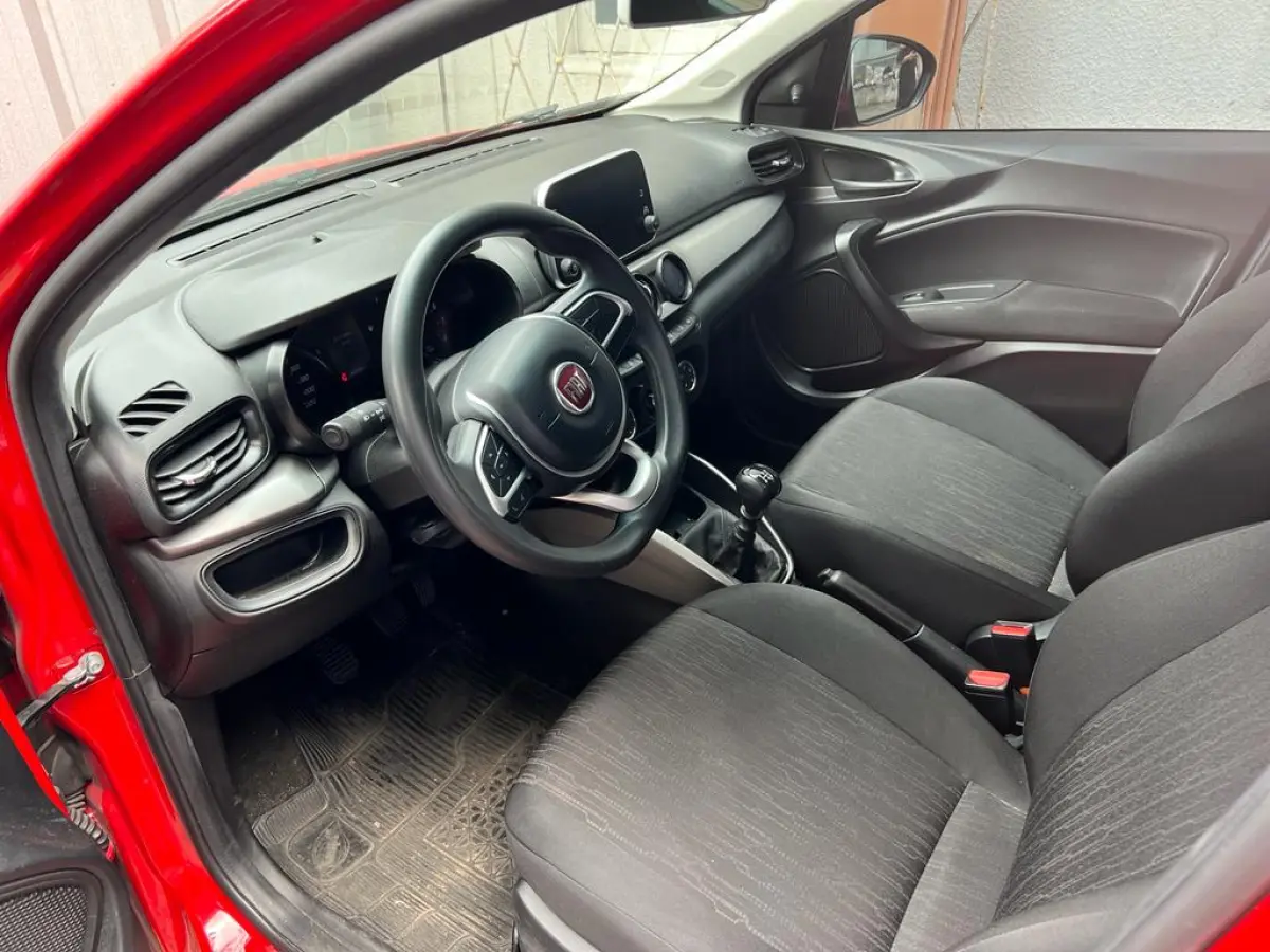 LOTE 000 - Fiat/Argo Drive 1.0, cor vermelha