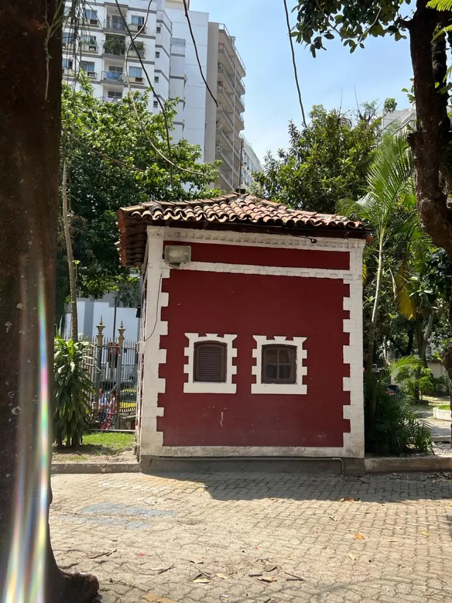 LOTE 001 - ÚNICA GRANDE ÁREA À VENDA EM TODO O BAIRRO DO FLAMENGO/RJ > 13.900m2 DE TERRENO E 23.475M2 CONSTRUÍDOS