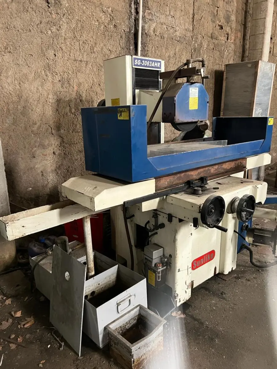 LOTE 085 - retifica plana marca Sunlike SG 3063 AHR