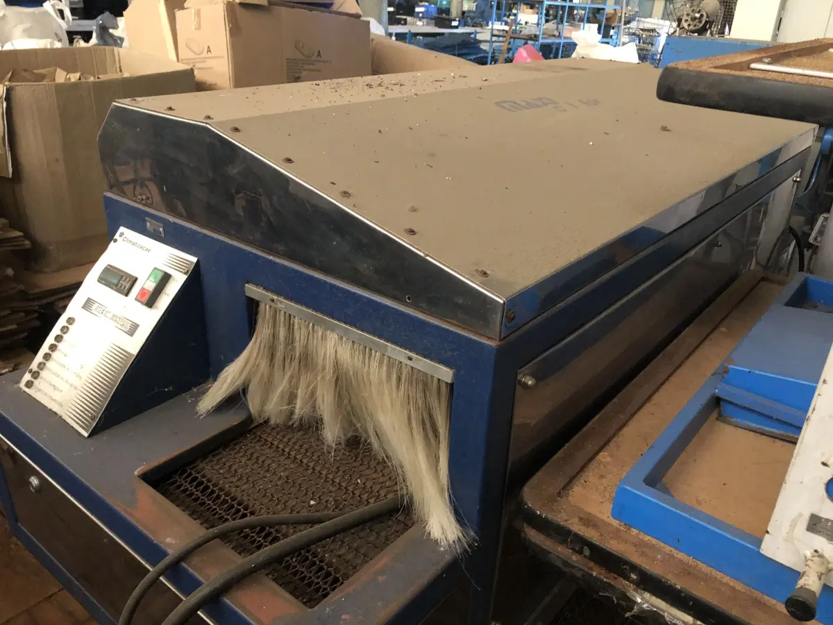 LOTE 002 - LOTE ENGLOBADO DE TODOS OS BENS NO PAVILHAO DO ALMOXARIFADO E PAVILHAO DEPOSITO  (TELHADO COM PROBLEMAS)