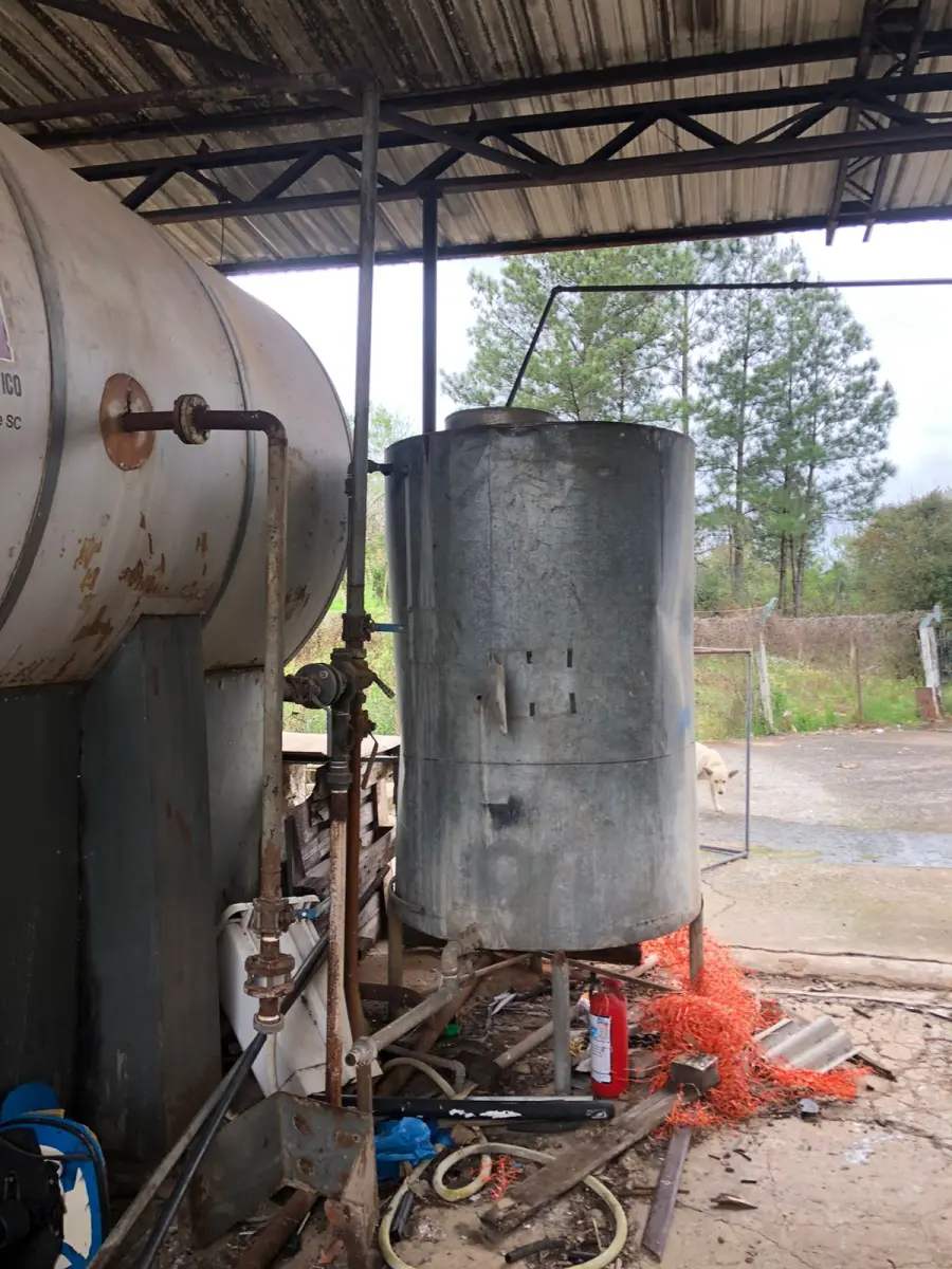 LOTE 000 - SILOS DE INOX – CALDEIRAS – TANQUES 100MIL L – BALANÇA RODOVIÁRIA – RESERVATÓRIO DE ÁGUA – UNO MILLE 95/96