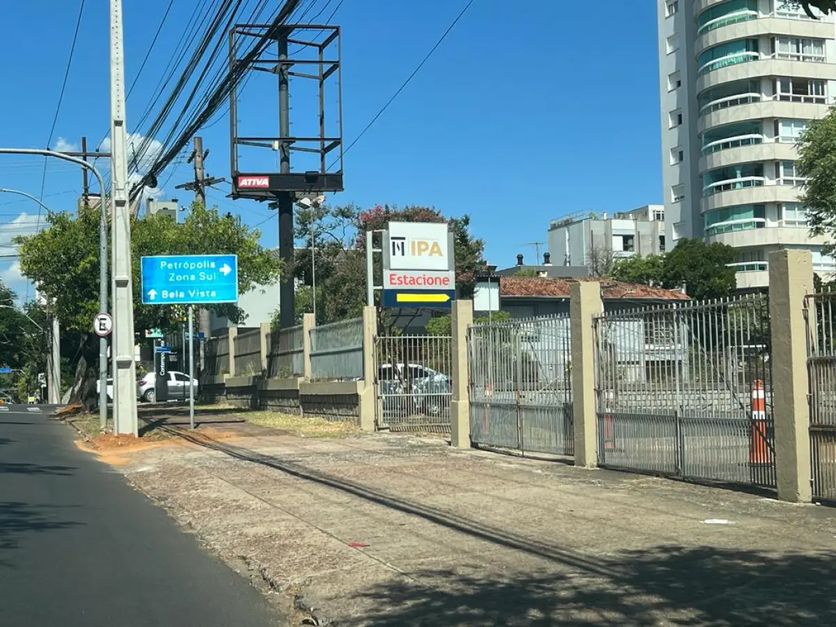 LOTE 001 - GRANDE IMÓVEL COM 46.624,57M2  PODENDO USAR 31.863,57m² NA RUA CEL JOAQUIM PEDRO SALGADO 80, PORTO ALEGRE (ver área aproveitavel)l)