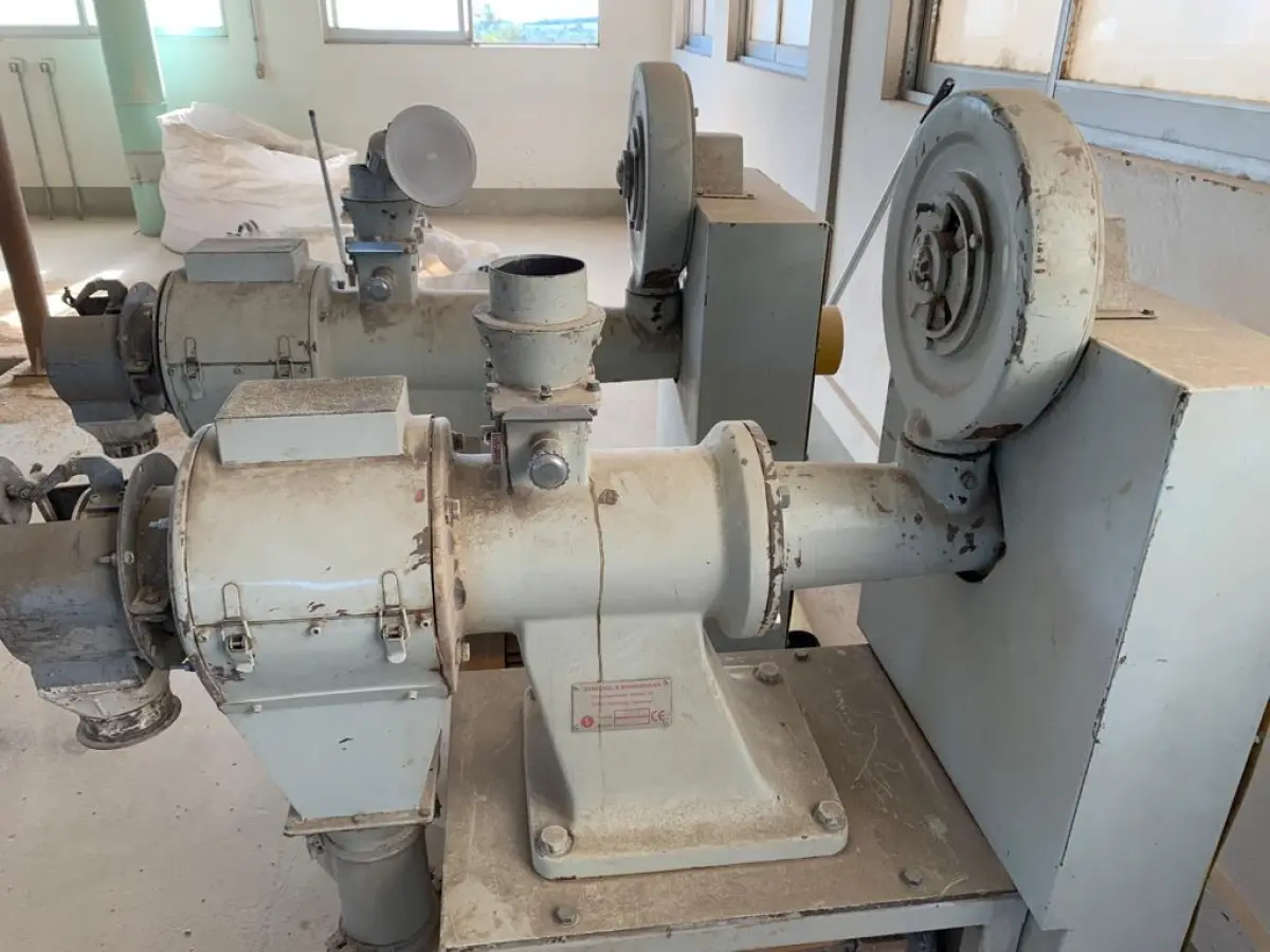 LOTE 055 - Despontador de aveia, marca Streckel e Scharader, modelo Jet Pearler, número de série 7788, ano de fabricação 2008, NP 30. Em IJUI/RS