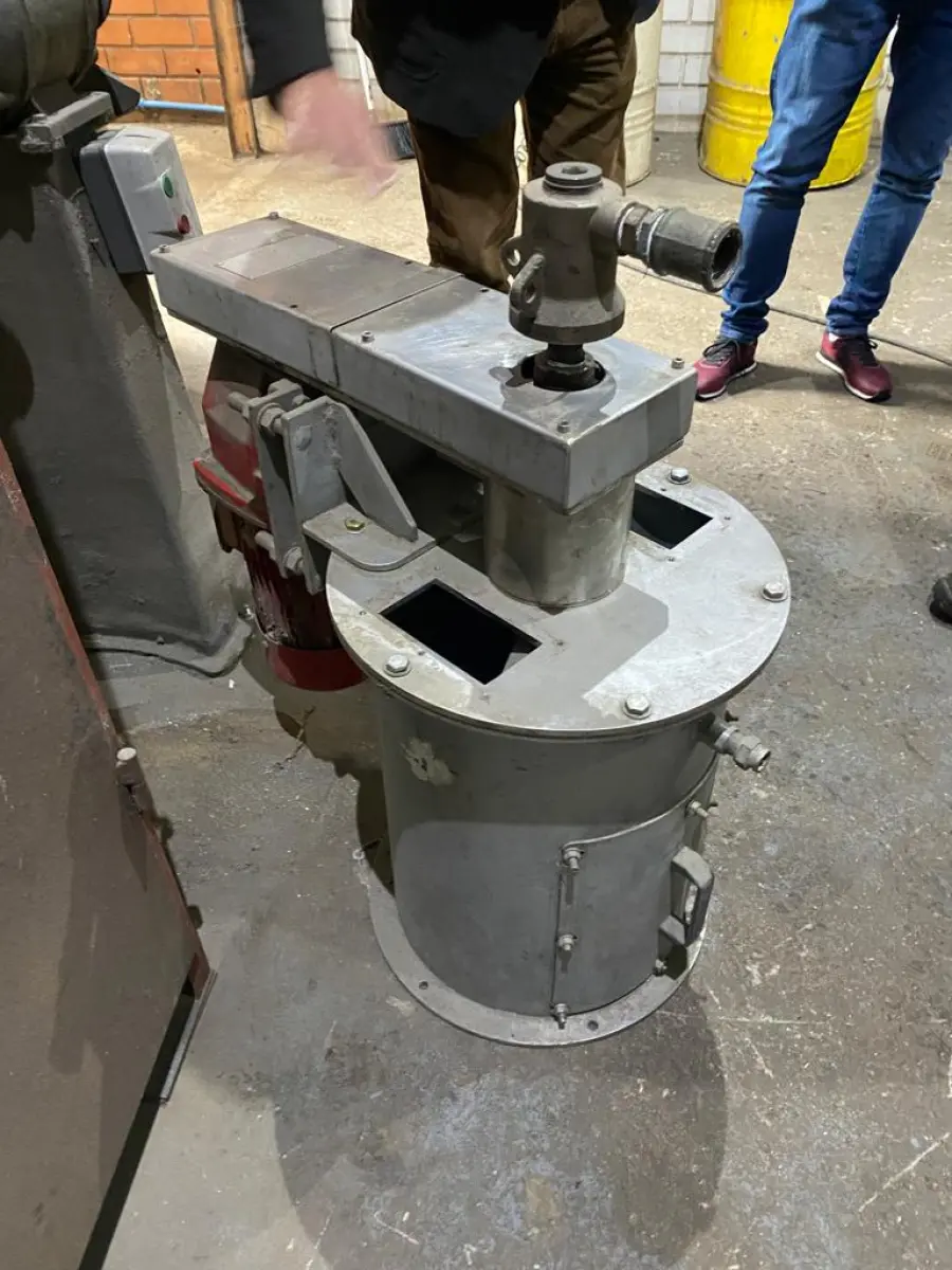 LOTE 069 - Vaporizador, marca Streckel e Scharader, modelo RD 350, número de série sns, ano de fabricação 2008, NP 136. Em Ijuí/RS