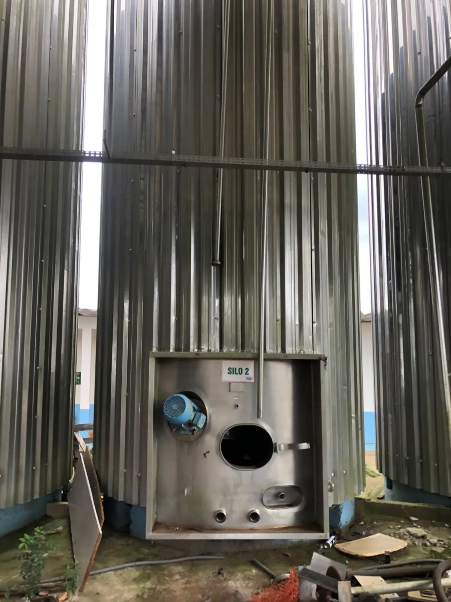 LOTE 000 - SILOS DE INOX – CALDEIRAS – TANQUES 100MIL L – BALANÇA RODOVIÁRIA – RESERVATÓRIO DE ÁGUA – UNO MILLE 95/96