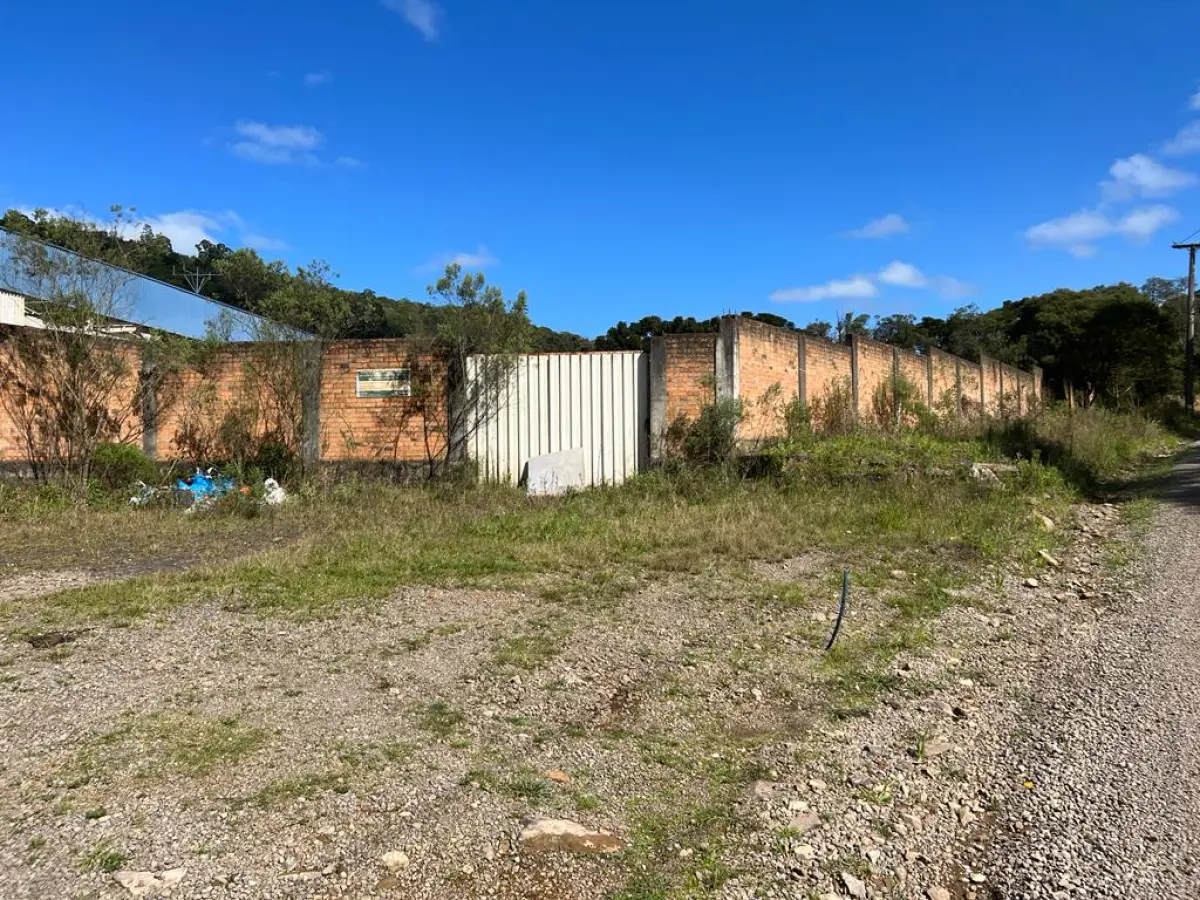 LOTE 001 - GRANDE IMÓVEL EM FLORES DA CUNHA 102.800M2 - ESTRUTURA DE PAVILHAO 11.811M2