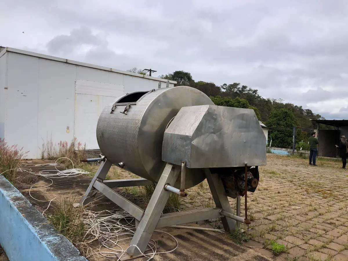 LOTE 000 - SILOS DE INOX – CALDEIRAS – TANQUES 100MIL L – BALANÇA RODOVIÁRIA – RESERVATÓRIO DE ÁGUA – UNO MILLE 95/96