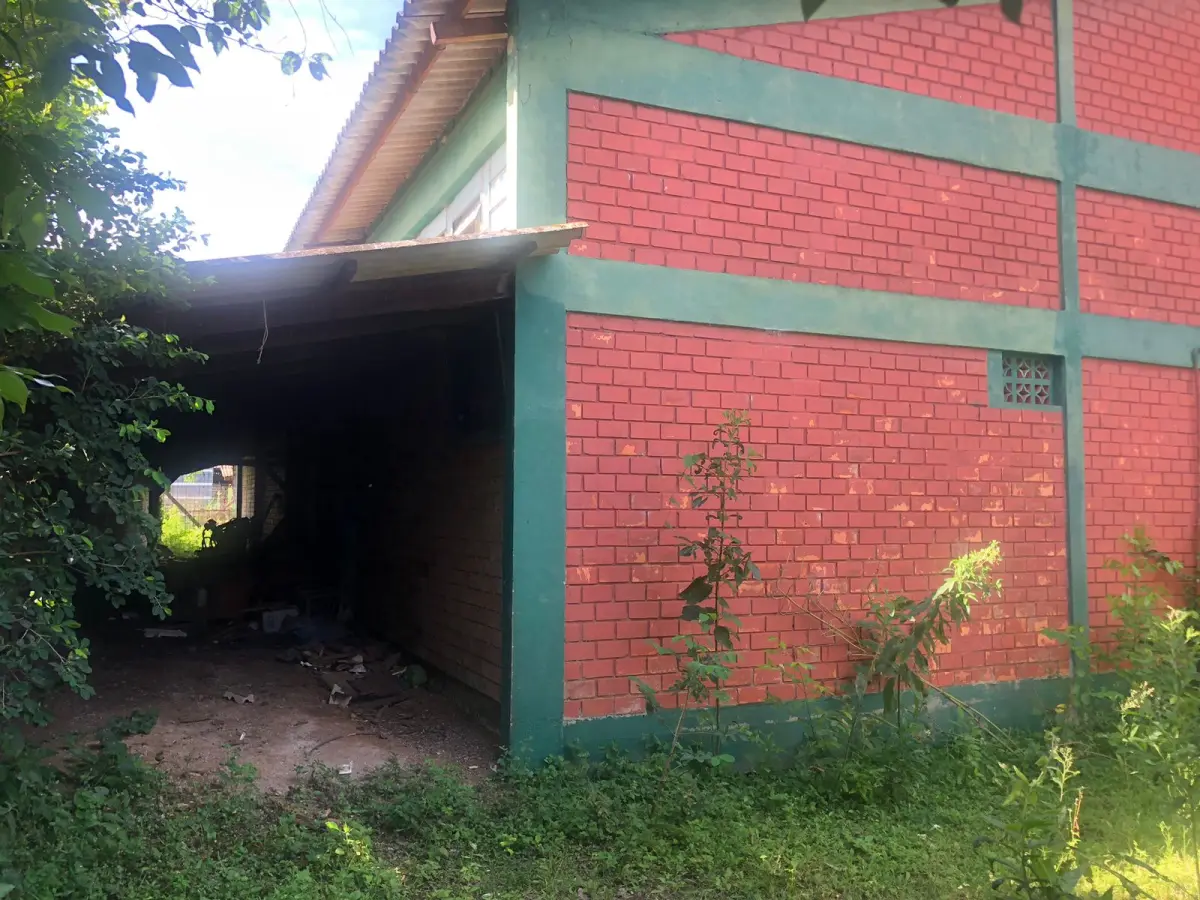 LOTE 004 - Rua Brasil nº 3253 esquina com a Rua Hernando, Linha Café, Tres Coroas. Localizado um pavilhão com aproximadamente 280m2 construídos em alvenaria